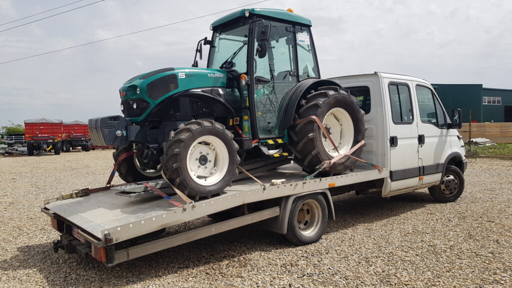 transport-tractor-dimensiuni-mici