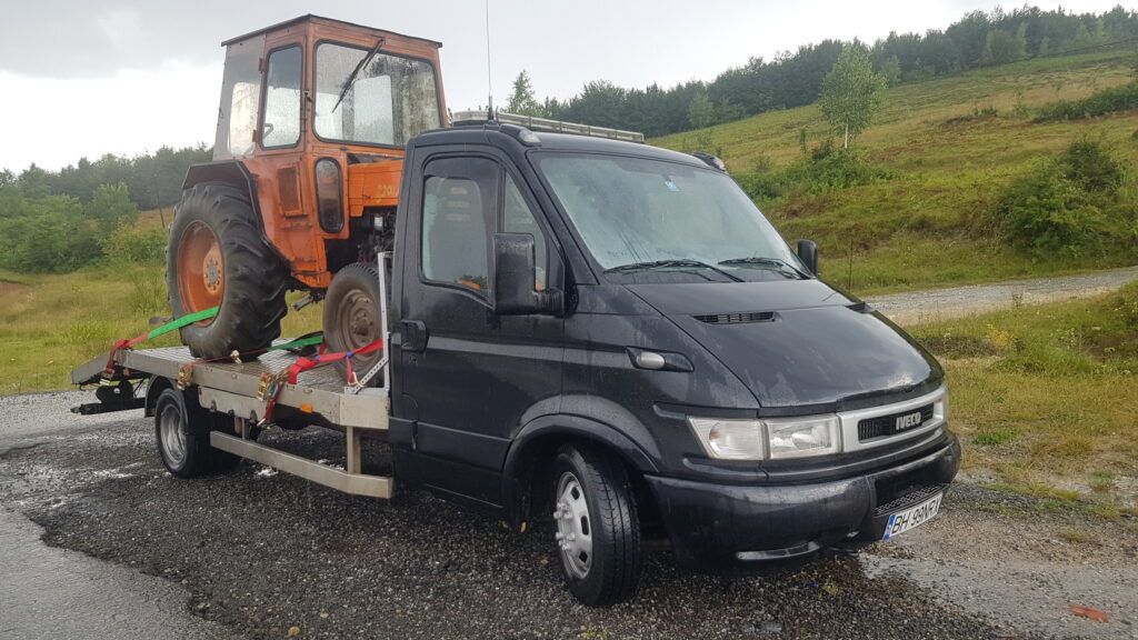 transport-tractor-utb